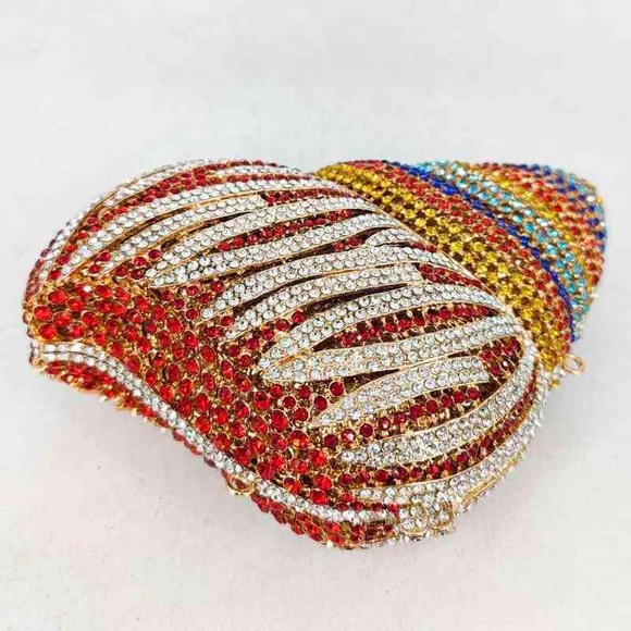 Seashell Shaped Luxury Crystal Clutch Purse - Picture 7 of 10